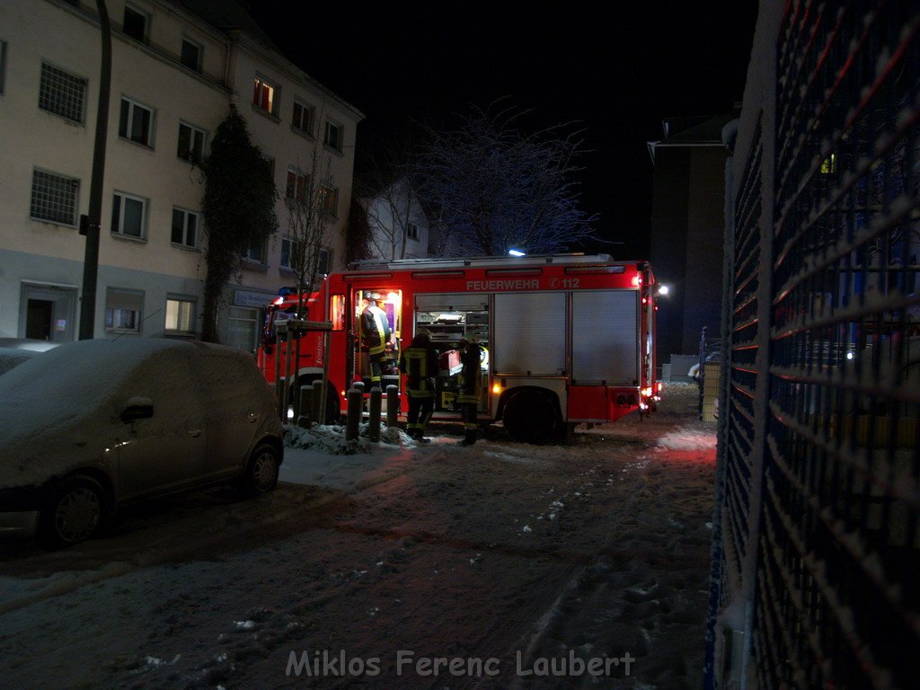 Feuer in Kueche Koeln Vingst Homarstr P696.JPG